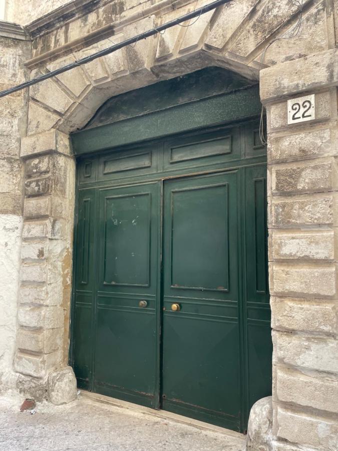 Apartment 22