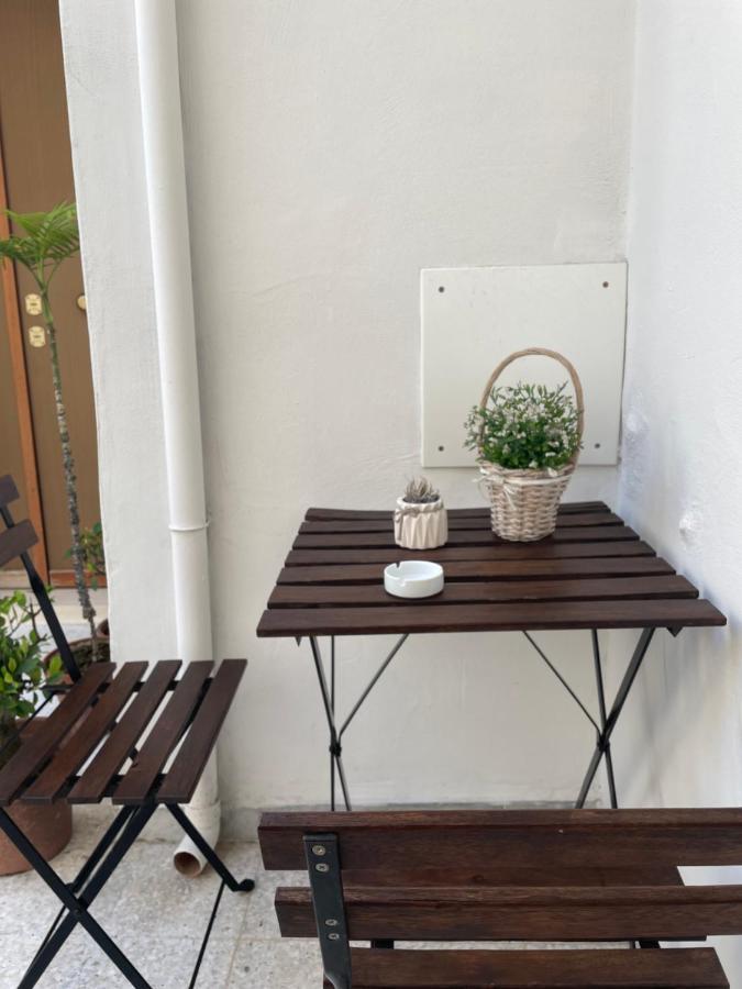 Apartment 22 *